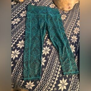 Constantly Varied Gear Elephant Capri Leggings